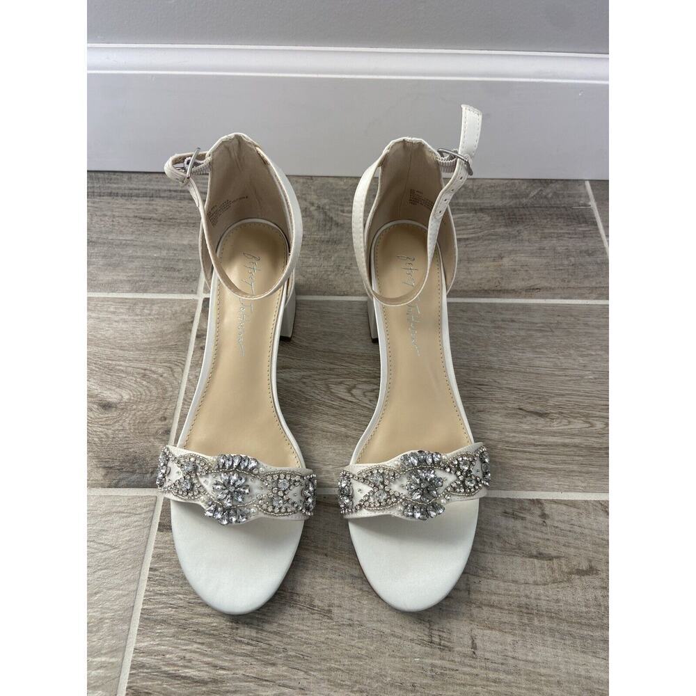 Betsey Johnson Women’s Sb-Mel Heeled Sandal Ivory Rhinestones 8 M Tried On Only - Picture 3 of 7